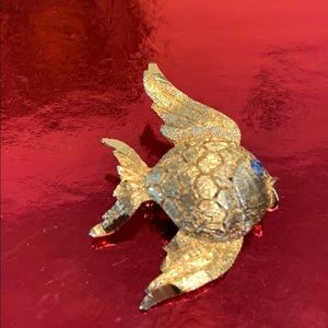 #462 Vintage Mamselle Brooch